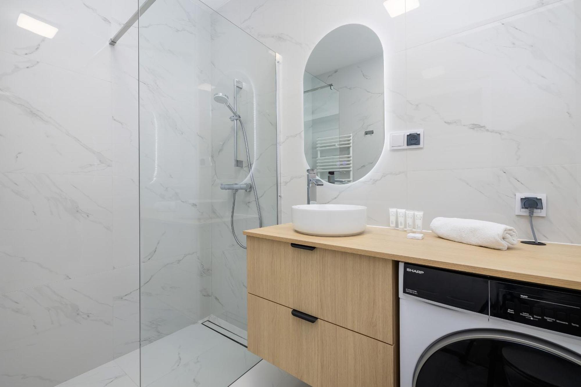 Krowoderska Apartment With Balcony Near City Center By Rent Like Home Cracovia Exterior foto